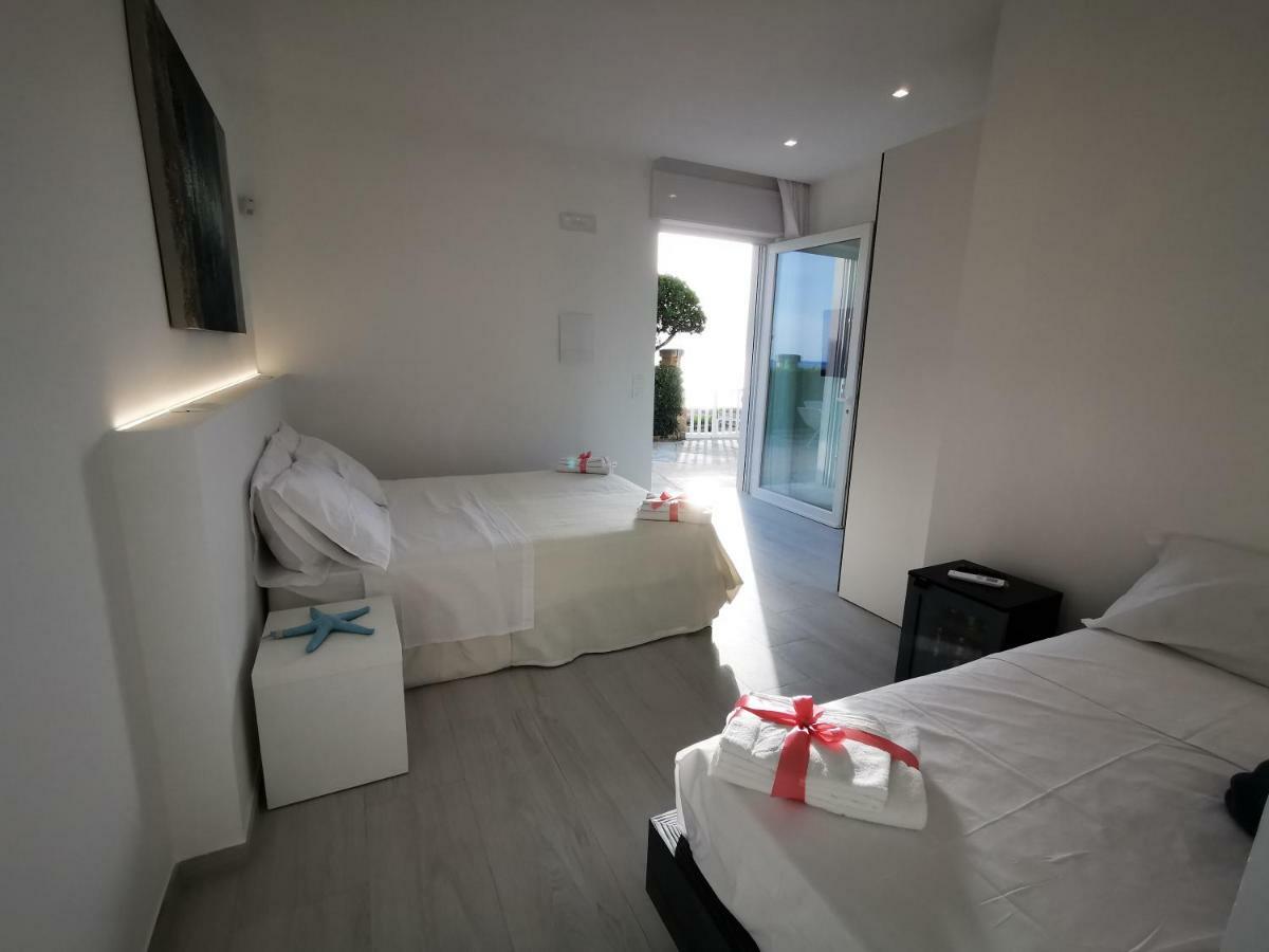 Sunset Bay Bed & Breakfast Torre Suda Ngoại thất bức ảnh